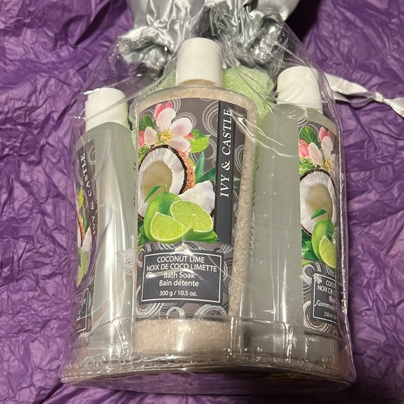 Ivy & Castle 8 Piece Bath Collection (New with Tags) - Picture 2 of 7